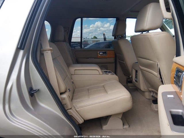 45197311 :رقم المزاد ، 5LMFU28557LJ10215 vin ، 2007 Lincoln Navigator Ultimate مزاد بيع