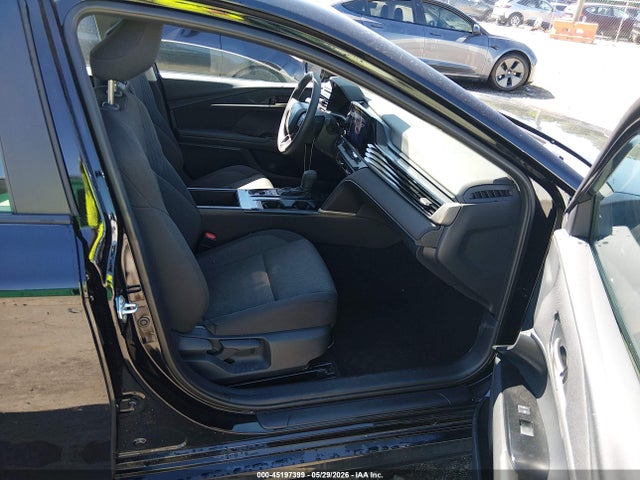 Toyota CAMRY LE 2025 4T1DAACK7SU586379 Image 5