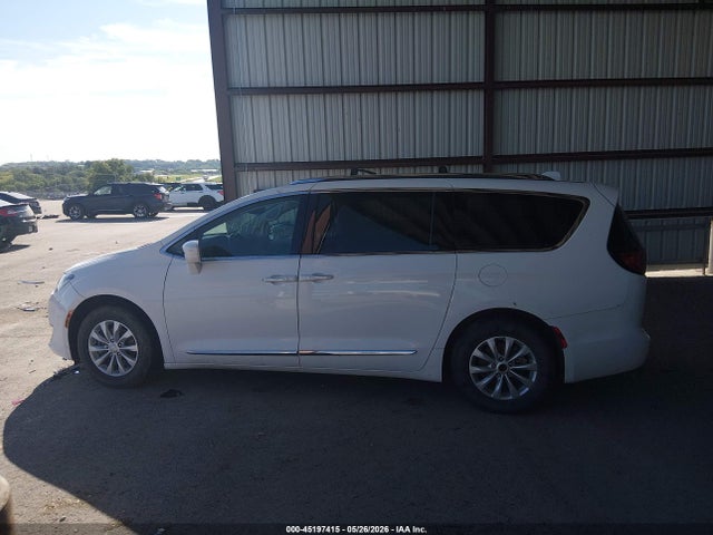 Продажа на аукционе авто 2019 Chrysler Pacifica Touring L, vin: 2C4RC1BG5KR700751, номер лота: 45197415