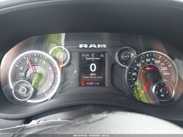 2024 Ram 2500 Big Horn  4x4 6'4 Box მანქანა იყიდება აუქციონზე, vin: 3C6UR5DJ4RG323572, აუქციონის ნომერი: 45197425