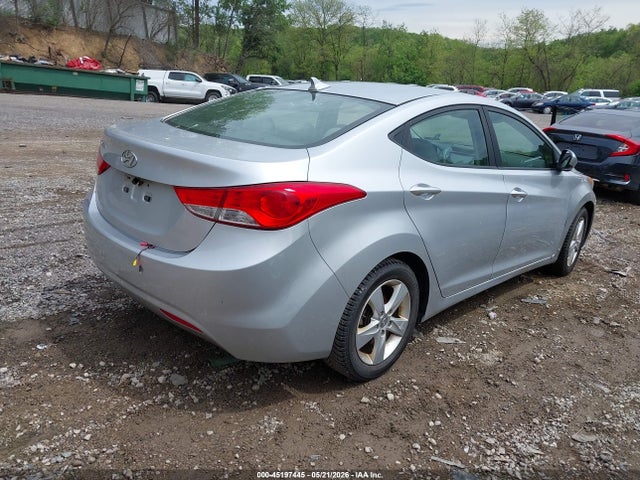2013 Hyundai Elantra Gls მანქანა იყიდება აუქციონზე, vin: 5NPDH4AE0DH263383, აუქციონის ნომერი: 45197445