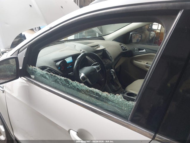 Продаж на аукціоні авто 2015 Ford Escape Se, vin: 1FMCU0G96FUC24344, номер лоту: 45197507