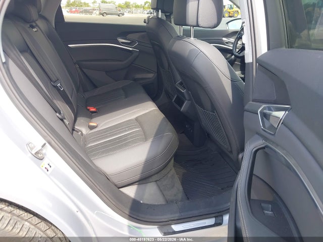 45197623 :رقم المزاد ، WA12AAGEXNB031825 vin ، 2022 Audi E-tron Sportback Premium Plus S Line Quattro مزاد بيع