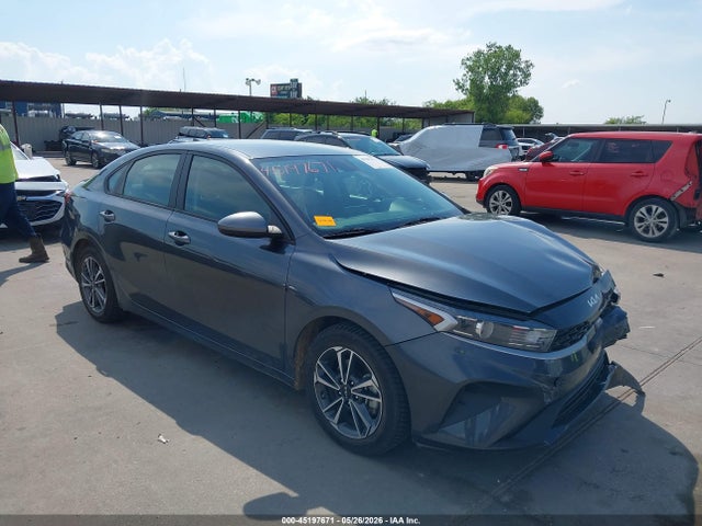 2023 Kia Forte Lxs მანქანა იყიდება აუქციონზე, vin: 3KPF24AD1PE586402, აუქციონის ნომერი: 45197671