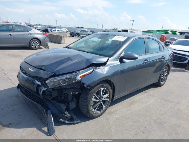 2023 Kia Forte Lxs მანქანა იყიდება აუქციონზე, vin: 3KPF24AD1PE586402, აუქციონის ნომერი: 45197671
