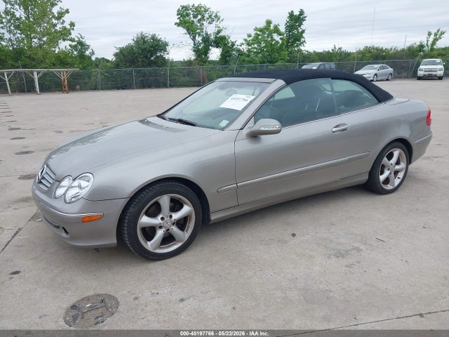 45197766 :رقم المزاد ، WDBTK65J45F152880 vin ، 2005 Mercedes-benz Clk 320 مزاد بيع