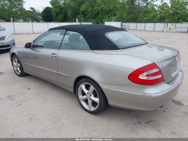 45197766 :رقم المزاد ، WDBTK65J45F152880 vin ، 2005 Mercedes-benz Clk 320 مزاد بيع