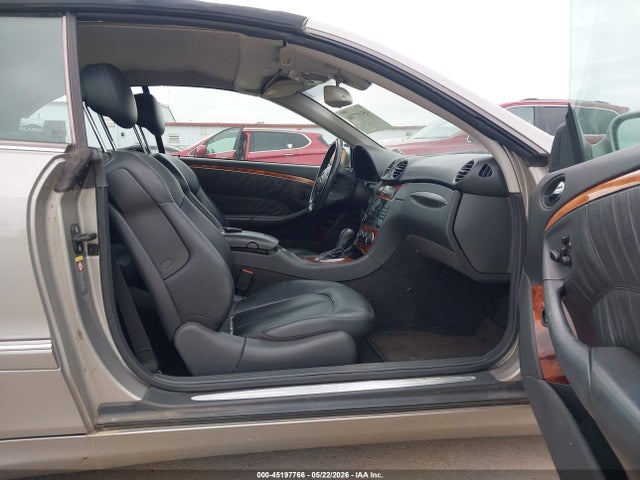 45197766 :رقم المزاد ، WDBTK65J45F152880 vin ، 2005 Mercedes-benz Clk 320 مزاد بيع