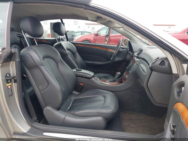 45197766 :رقم المزاد ، WDBTK65J45F152880 vin ، 2005 Mercedes-benz Clk 320 مزاد بيع