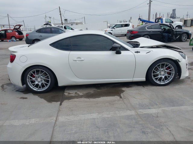 Scion FR-S 2016 JF1ZNAA14G9702257 Image 13