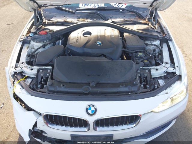 45197801 :رقم المزاد ، WBA8B9C57HK676371 vin ، 2017 Bmw 330i مزاد بيع