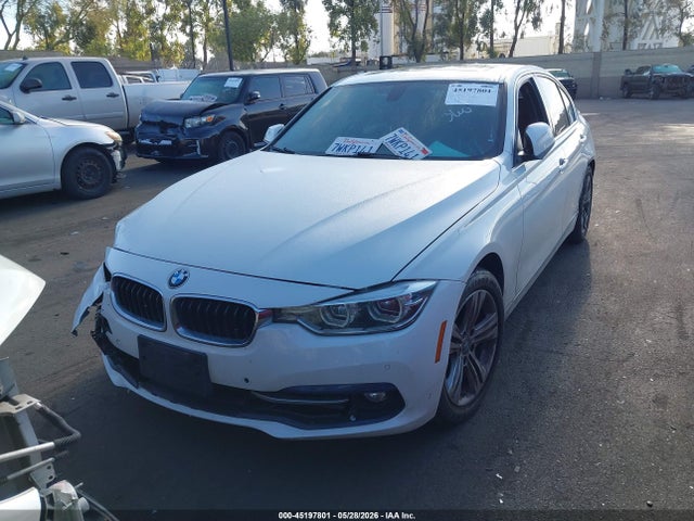 45197801 :رقم المزاد ، WBA8B9C57HK676371 vin ، 2017 Bmw 330i مزاد بيع