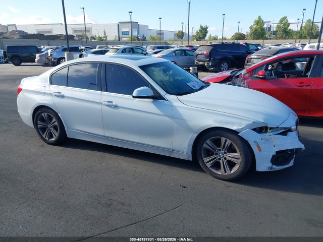 45197801 :رقم المزاد ، WBA8B9C57HK676371 vin ، 2017 Bmw 330i مزاد بيع