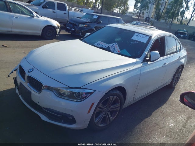 45197801 :رقم المزاد ، WBA8B9C57HK676371 vin ، 2017 Bmw 330i مزاد بيع