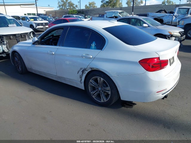 45197801 :رقم المزاد ، WBA8B9C57HK676371 vin ، 2017 Bmw 330i مزاد بيع