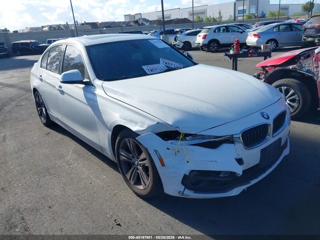 45197801 :رقم المزاد ، WBA8B9C57HK676371 vin ، 2017 Bmw 330i مزاد بيع