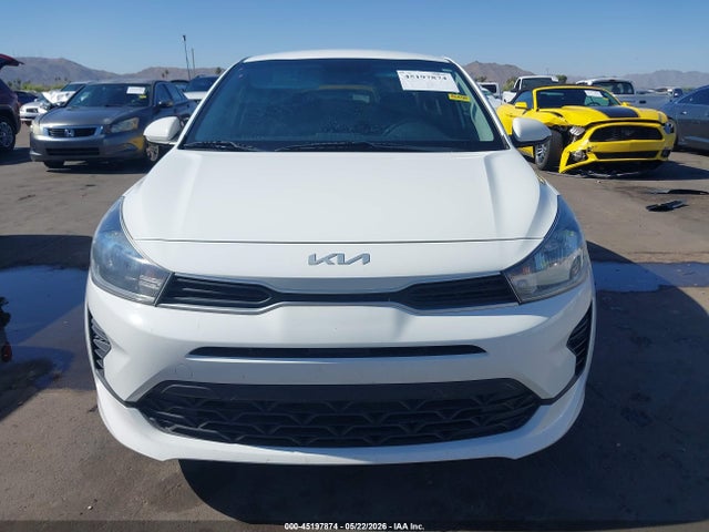 2022 Kia Rio S მანქანა იყიდება აუქციონზე, vin: 3KPA24AD7NE478857, აუქციონის ნომერი: 45197874