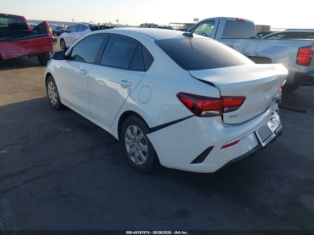 2022 Kia Rio S მანქანა იყიდება აუქციონზე, vin: 3KPA24AD7NE478857, აუქციონის ნომერი: 45197874