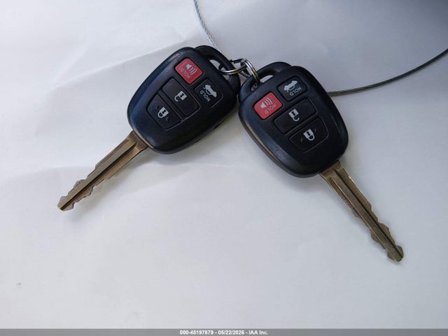 Продажа на аукционе авто 2018 Toyota Corolla Le, vin: 5YFBURHE6JP850675, номер лота: 45197879