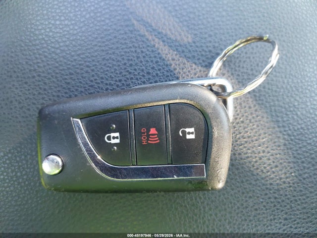 Toyota RAV4 LE 2019 JTMH1RFV7KD503186 Image 11