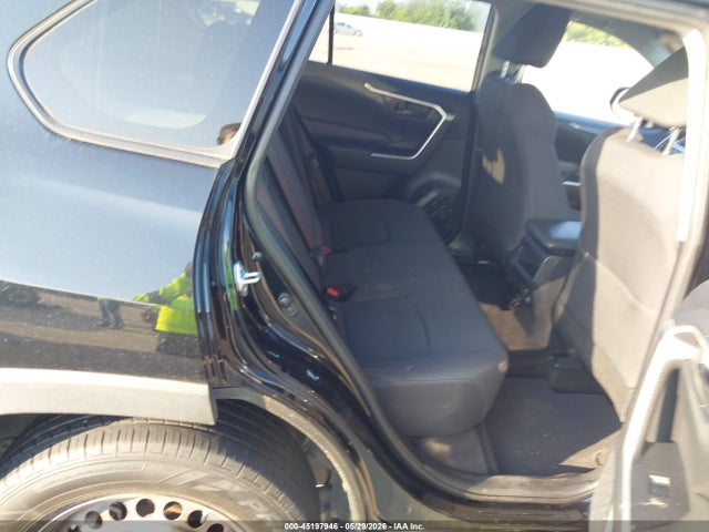 Toyota RAV4 LE 2019 JTMH1RFV7KD503186 Image 8