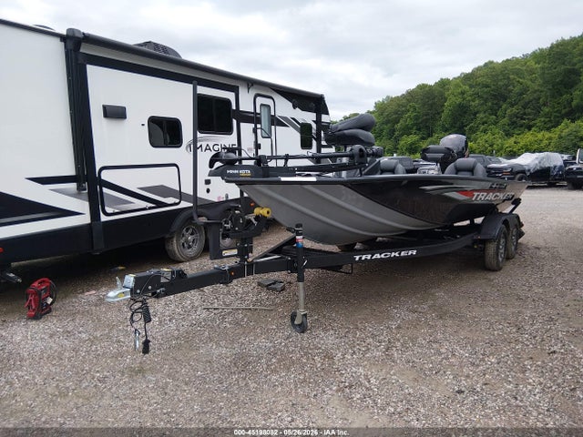 Tracker Other 2026 BUJ84160C626 Image 2