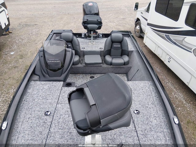 Tracker Other 2026 BUJ84160C626 Image 8