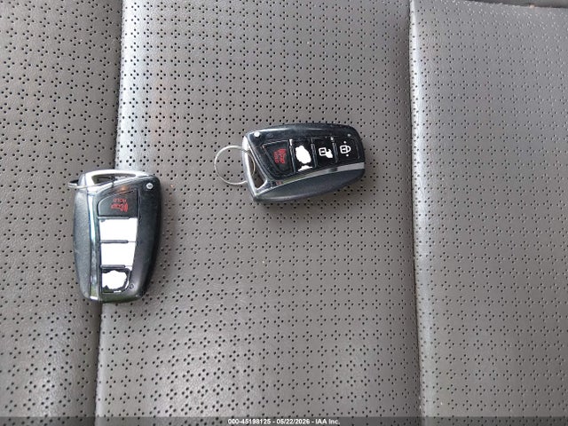 2013 Hyundai Santa Fe Sport მანქანა იყიდება აუქციონზე, vin: 5XYZU3LB2DG028263, აუქციონის ნომერი: 45198125