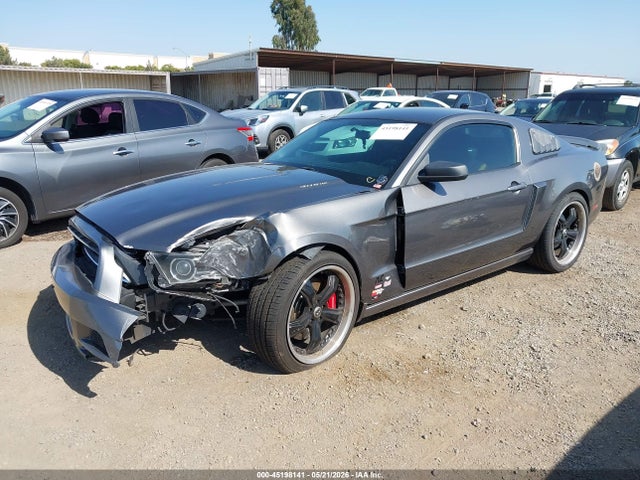 2014 Ford Mustang V6 მანქანა იყიდება აუქციონზე, vin: 1ZVBP8AM3E5205131, აუქციონის ნომერი: 45198141