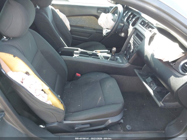 2014 Ford Mustang V6 მანქანა იყიდება აუქციონზე, vin: 1ZVBP8AM3E5205131, აუქციონის ნომერი: 45198141