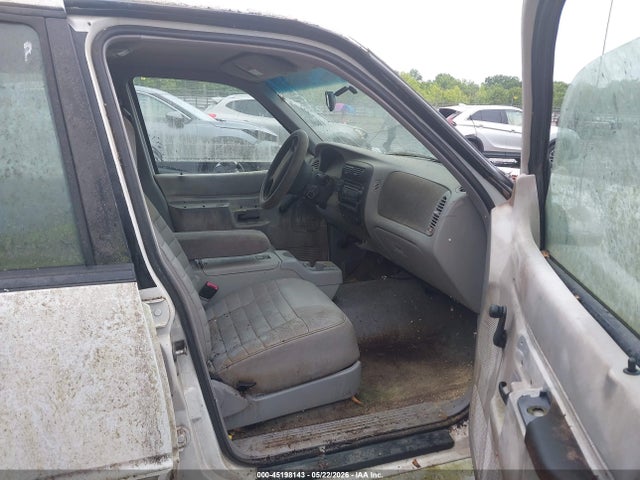 Aukcja sprzedaży 2000 Ford Explorer Xl Fleet, vin: 1FMZU71X8YUB43925, numer aukcji: 45198143