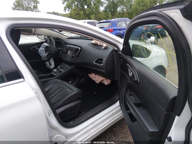 45198251 :رقم المزاد ، 1C3CCCCB4FN593770 vin ، 2015 Chrysler 200 C مزاد بيع