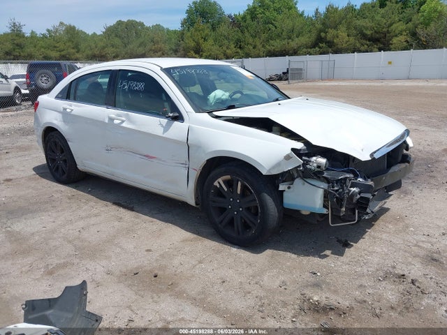 Aukcja sprzedaży 2013 Chrysler 200 Touring, vin: 1C3CCBBB8DN694495, numer aukcji: 45198288