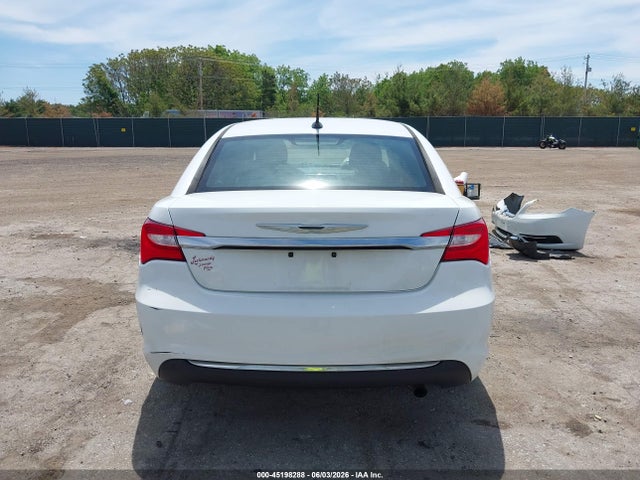 45198288 :رقم المزاد ، 1C3CCBBB8DN694495 vin ، 2013 Chrysler 200 Touring مزاد بيع