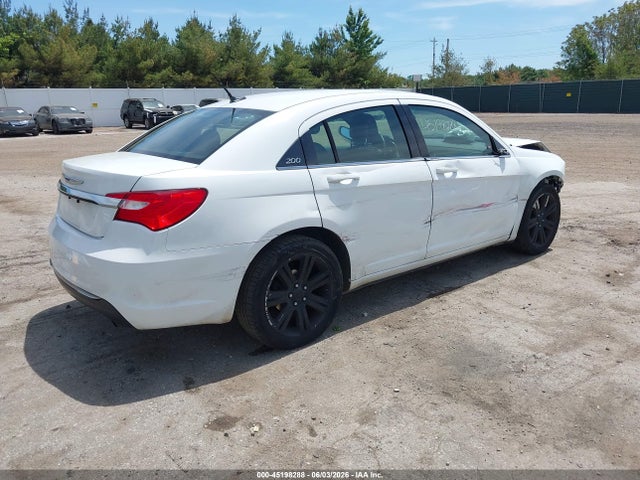 45198288 :رقم المزاد ، 1C3CCBBB8DN694495 vin ، 2013 Chrysler 200 Touring مزاد بيع
