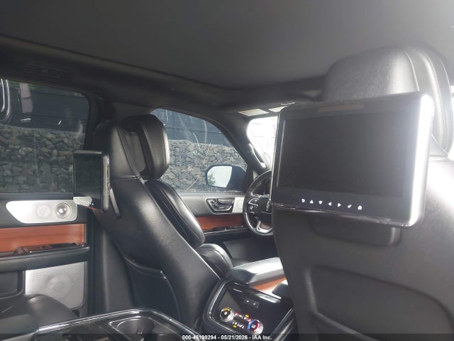 Auction sale of the 2019 Lincoln Navigator L Reserve, vin: 5LMJJ3LT7KEL21377, lot number: 45198294