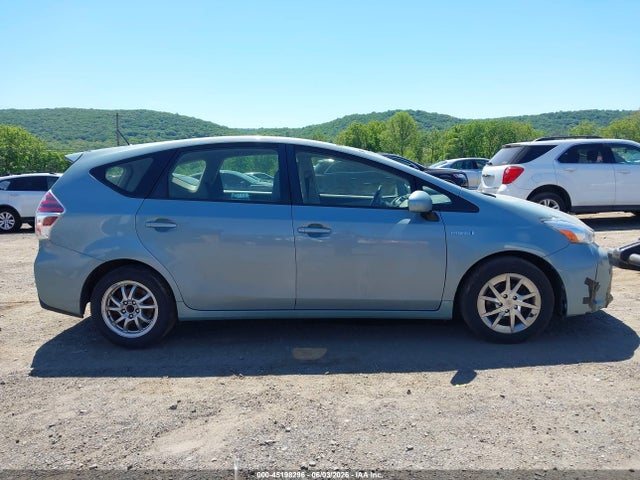 Продажа на аукционе авто 2016 Toyota Prius V Four, vin: JTDZN3EU3GJ041538, номер лота: 45198296