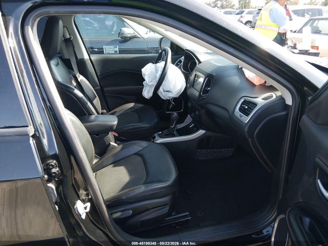 3C4NJCBBXKT789217 Jeep Compass Latitude Fwd