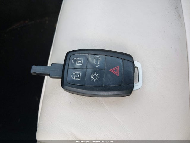 Продаж на аукціоні авто 2011 Volvo C70 T5, vin: YV1672MC6BJ117966, номер лоту: 45198371