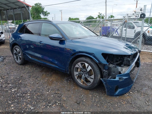 Продаж на аукціоні авто 2022 Audi E-tron Premium Quattro, vin: WA1AABGE9NB009784, номер лоту: 45198376