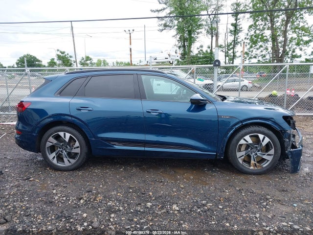Продаж на аукціоні авто 2022 Audi E-tron Premium Quattro, vin: WA1AABGE9NB009784, номер лоту: 45198376