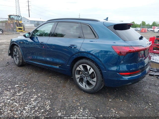 Продаж на аукціоні авто 2022 Audi E-tron Premium Quattro, vin: WA1AABGE9NB009784, номер лоту: 45198376
