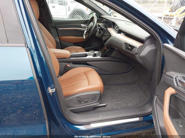 Продаж на аукціоні авто 2022 Audi E-tron Premium Quattro, vin: WA1AABGE9NB009784, номер лоту: 45198376