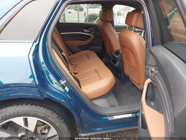 Продаж на аукціоні авто 2022 Audi E-tron Premium Quattro, vin: WA1AABGE9NB009784, номер лоту: 45198376