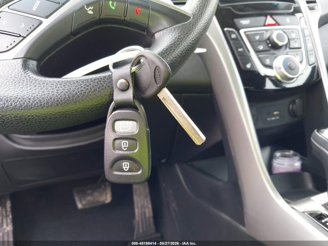Продажа на аукционе авто 2016 Hyundai Elantra Gt, vin: KMHD35LH8GU287299, номер лота: 45198414
