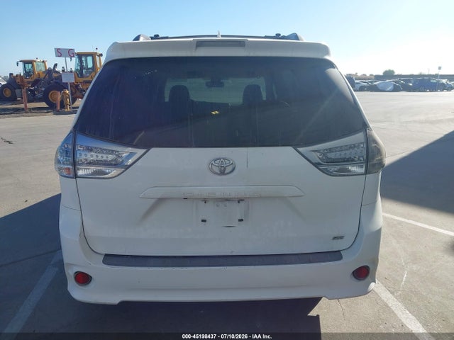 5TDXZ3DC8JS903568 Toyota Sienna Se 8 Passenger