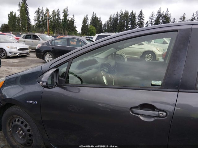 JTDKDTB31G1132016 Toyota Prius C One