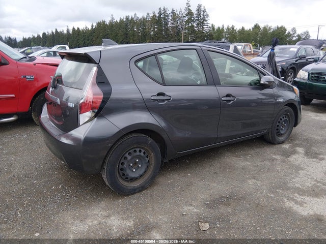 JTDKDTB31G1132016 Toyota Prius C One