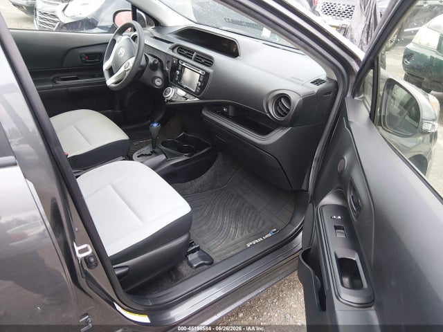 JTDKDTB31G1132016 Toyota Prius C One