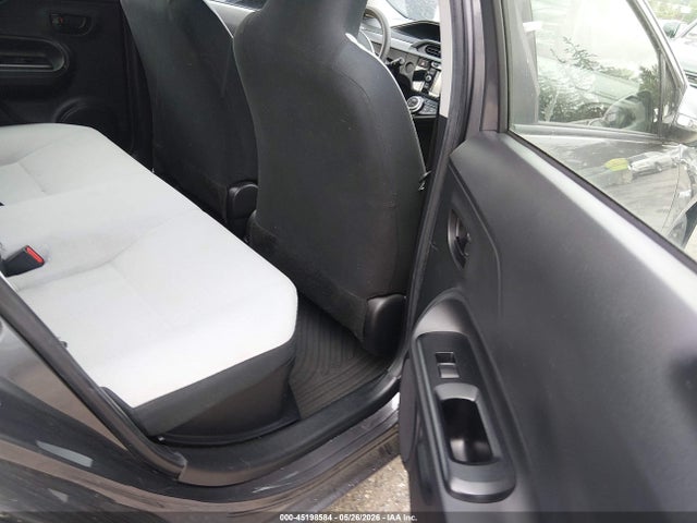 JTDKDTB31G1132016 Toyota Prius C One